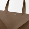 XL Puzzle Fold Tote aus glänzendem Kalbsleder XL Puzzle Fold Tote aus glänzendem Kalbsleder