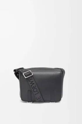 XS Military Messenger Bag aus geschmeidigem, glattem Kalbsleder und Jacquard